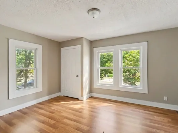 1216 1/2 N Capitol Ave, Lansing, MI 48906