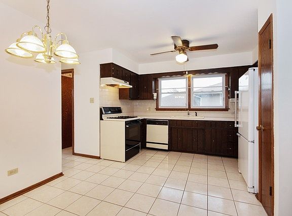 4th image of 17358 Oriole Ave