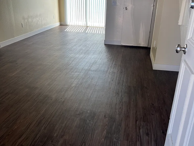 1014 Lorraine Pl #20 — Photo 5