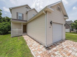 275 Leawood Cir, Naples, FL 34104