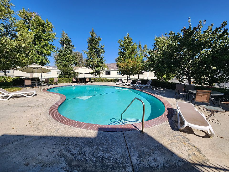 1st image of 10508 Sunland Blvd Unit 3