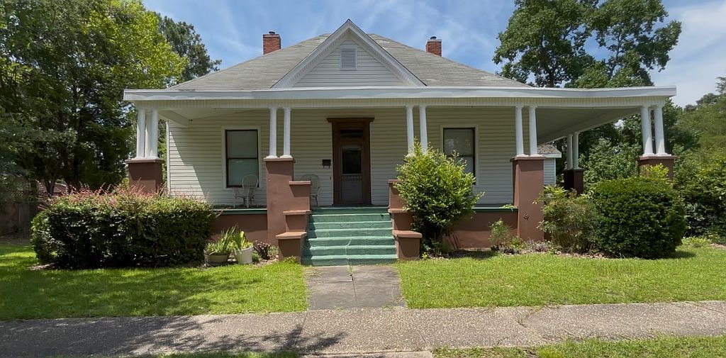 1445 18th St - Property Image