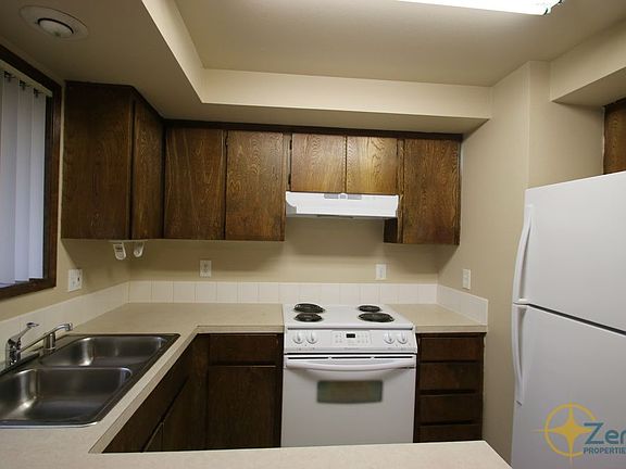 3rd image of 801 NE 122nd Ave