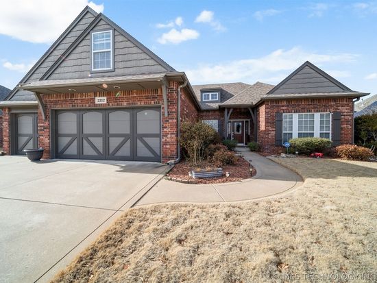 2212 N 12th Pl, Broken Arrow, OK 74012