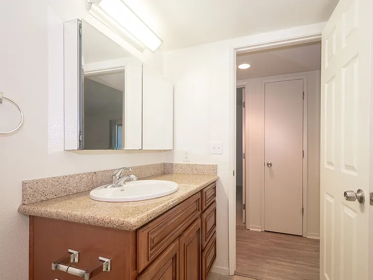 Ventana Apartments — Photo 9
