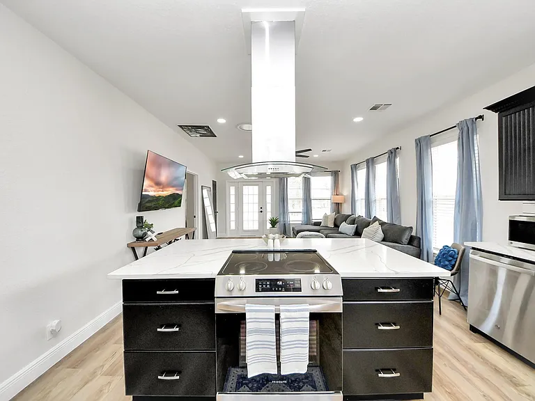 710 Kipp Ave — Photo 10