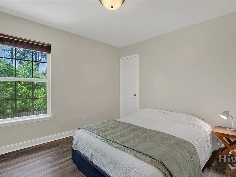 384 Manchester Ct — Photo 31