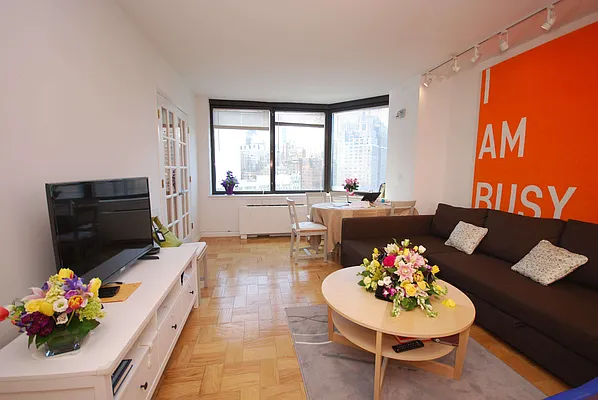 Rented by Luxury Habitat | media 55