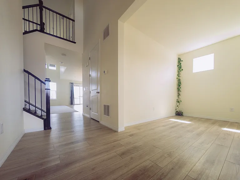 17622 Drake St — Photo 7