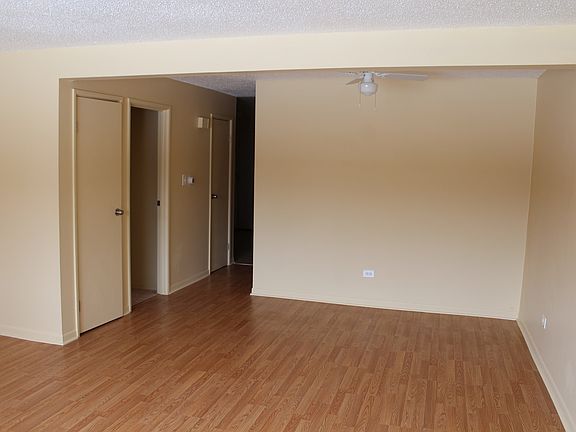 2nd image of 10007 Linda Ln APT 1N