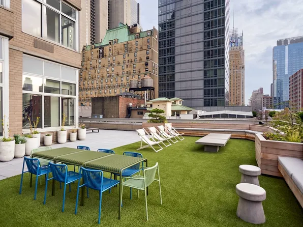 271 West 47th Street image 8 of 21