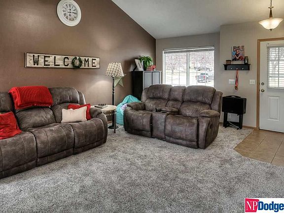 5th image of 205 Charleston Dr