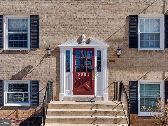 3rd image of 3991 Lyndhurst Dr APT 303