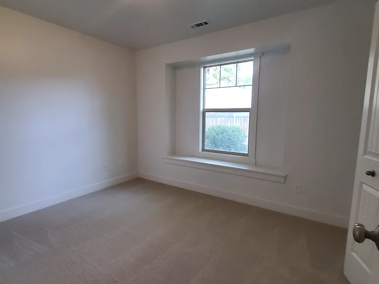2420 E Clackamas Ct — Photo 11