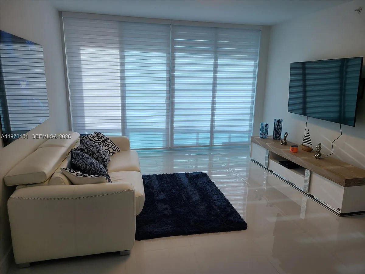 Building Photo - 2501 S Ocean Dr #1031
