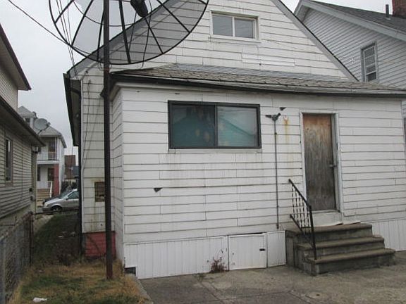 2nd image of 11609 McDougall St