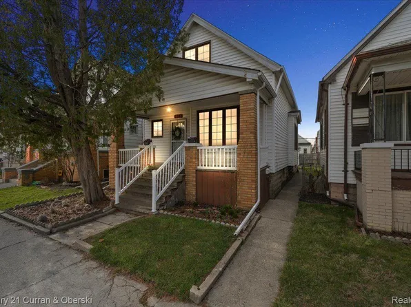 2371 Pulaski St, Hamtramck, MI 48212