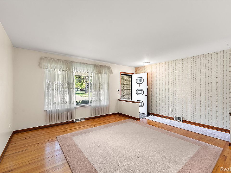 17048 Harbor Hill Dr, photo 20