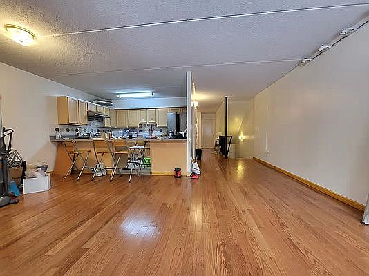1st image of 22 Noll St Floor 1