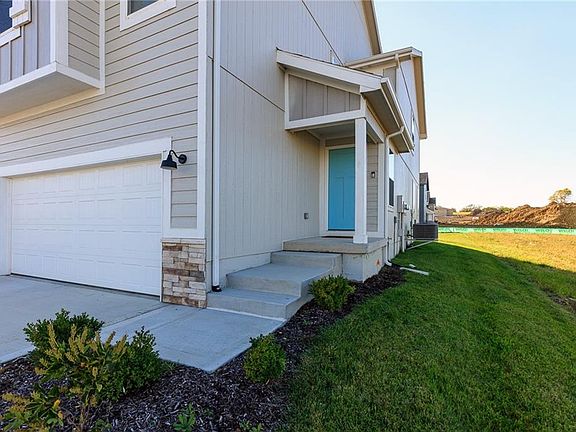 4th image of 3744 SW Maryville Pl