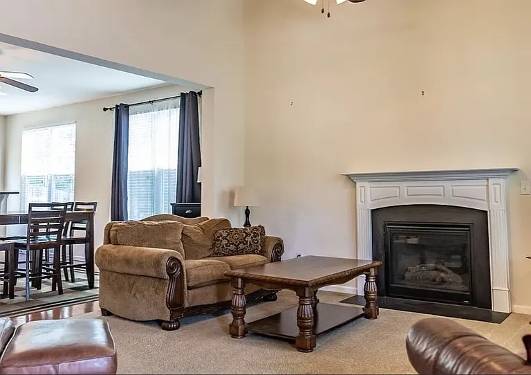 909 Amanda Dr — Photo 18