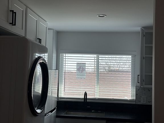 4th image of 620 N Benton Way #3