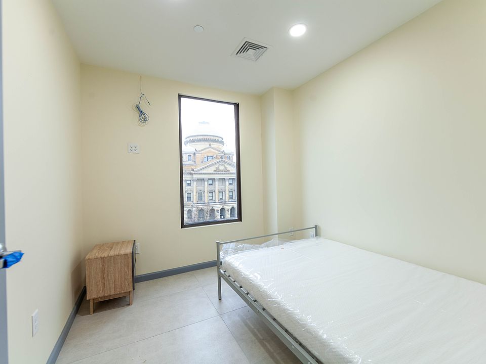1st image of 216 N River St #404