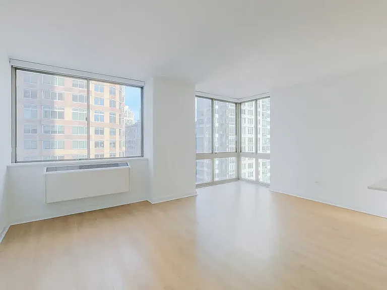 777 Avenue Of The Americas #27A — Photo 38