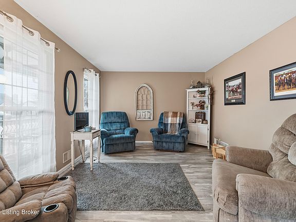 5th image of 6609 Willowrun Ln