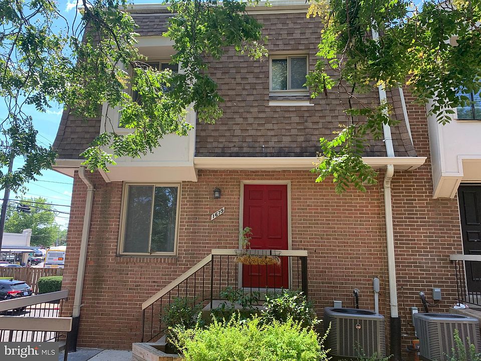 1st image of 1679 Kenwood Ave #B
