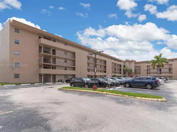 8895 Fontainebleau Blvd APT 207, Miami, FL 33172