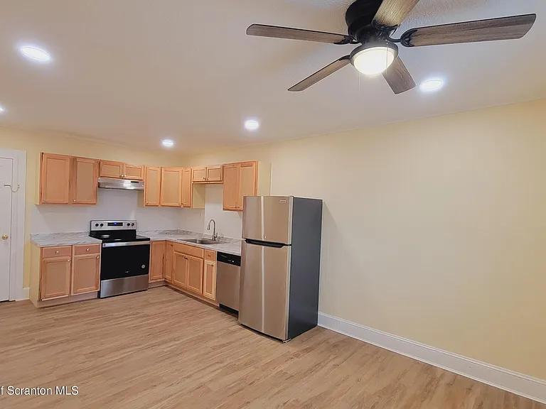 864 S Main St #3 — Photo 9