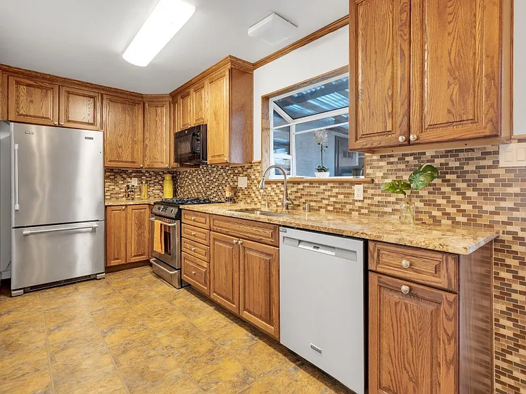 3430 Willis Dr — Photo 7