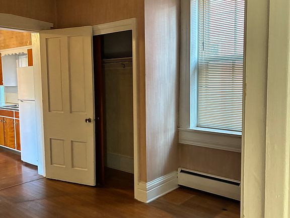 3rd image of 118 W Main Ave #1