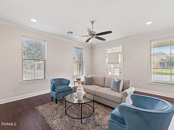 4th image of 224 Harbor Bend Blvd