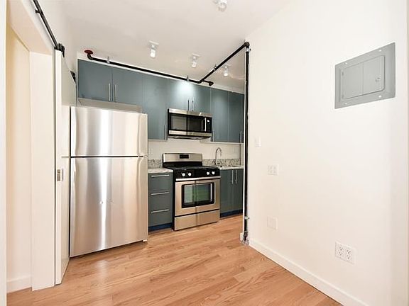 5th image of 137 W 12th St APT 4-4
