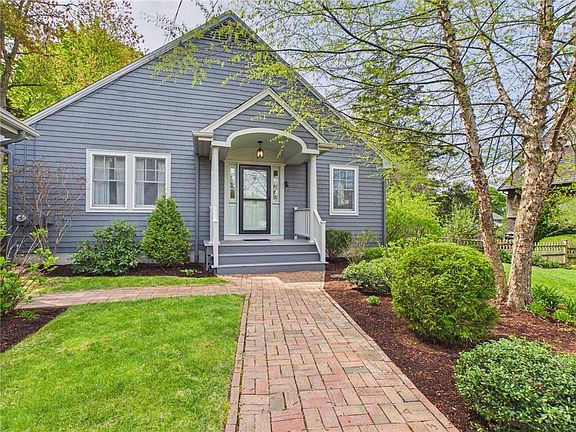3rd image of 30 Forest Rd W