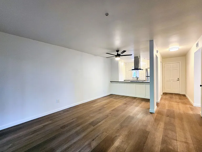 2437 Bethards Dr — Photo 8