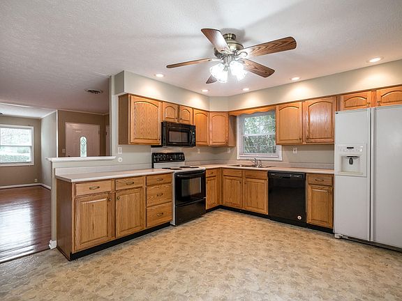 3rd image of 4020 Breckenridge Ln