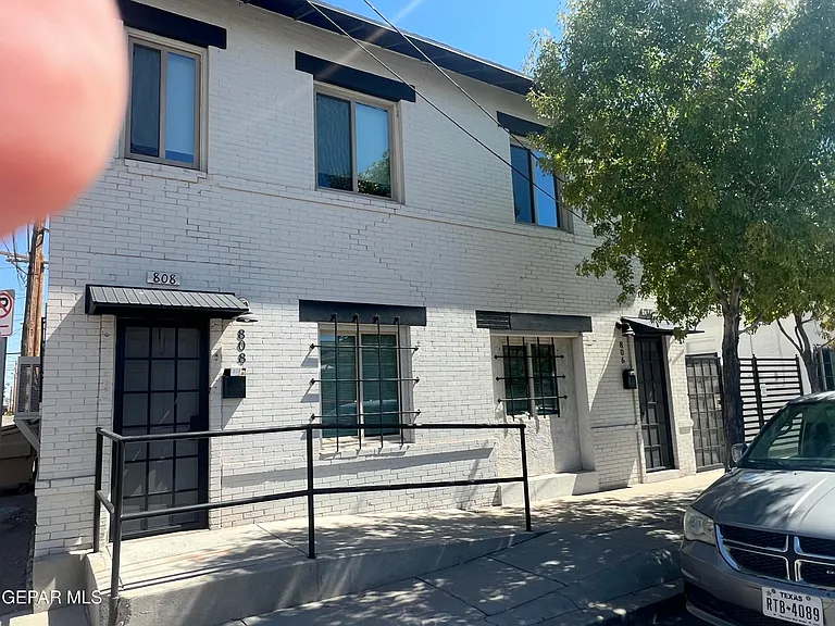 806 N Williams St — Photo 3