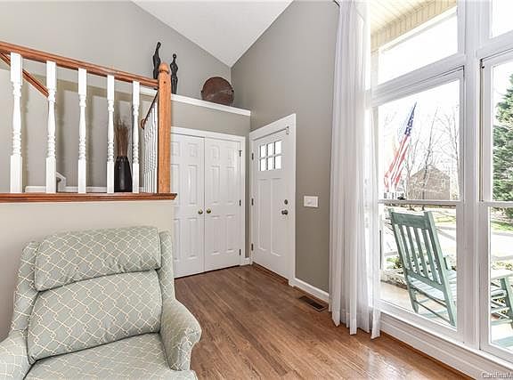 3rd image of 9642 Newby Ln