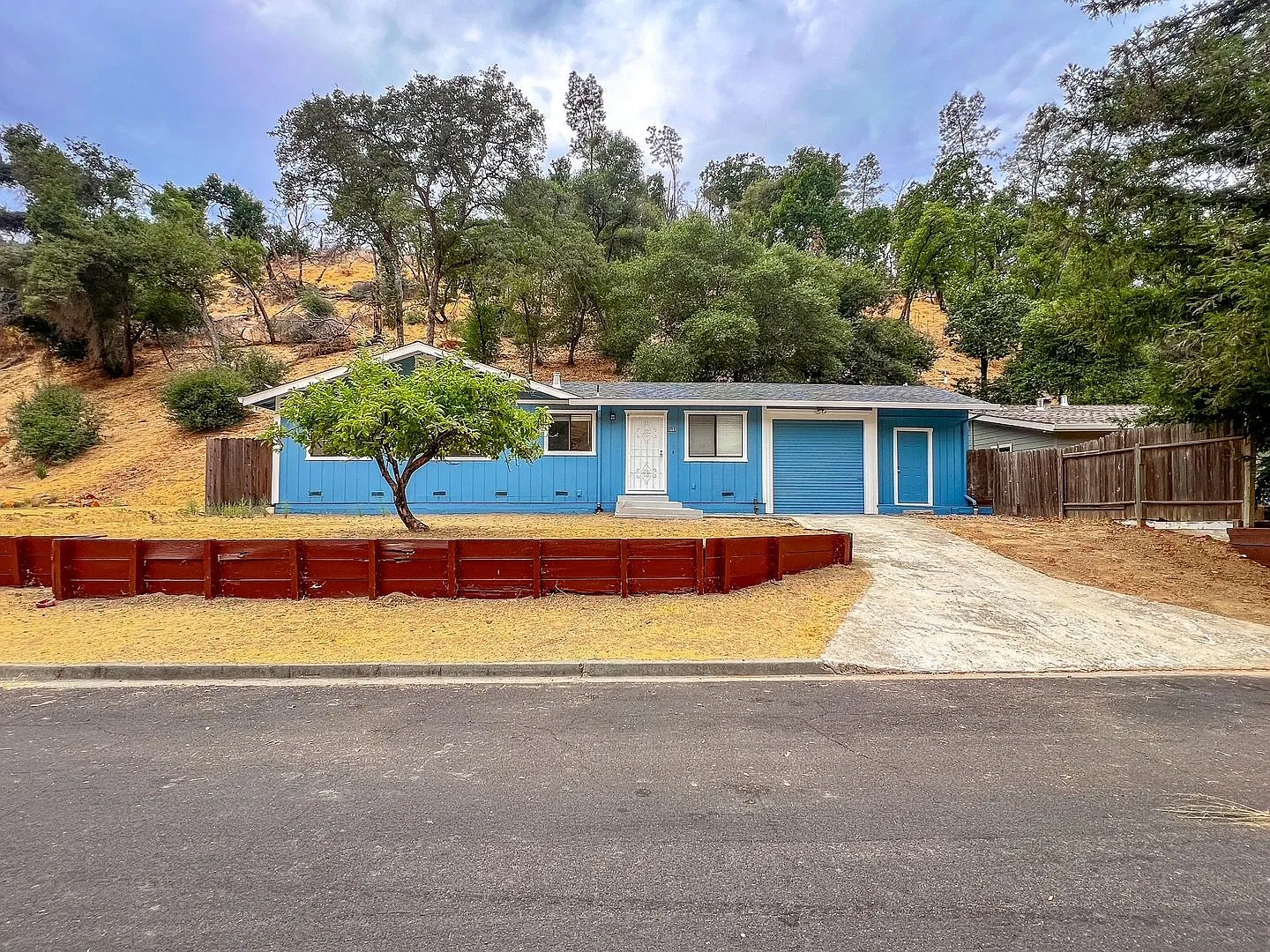 Charming 3-Bedroom Lake Berryessa Home — Photo 1