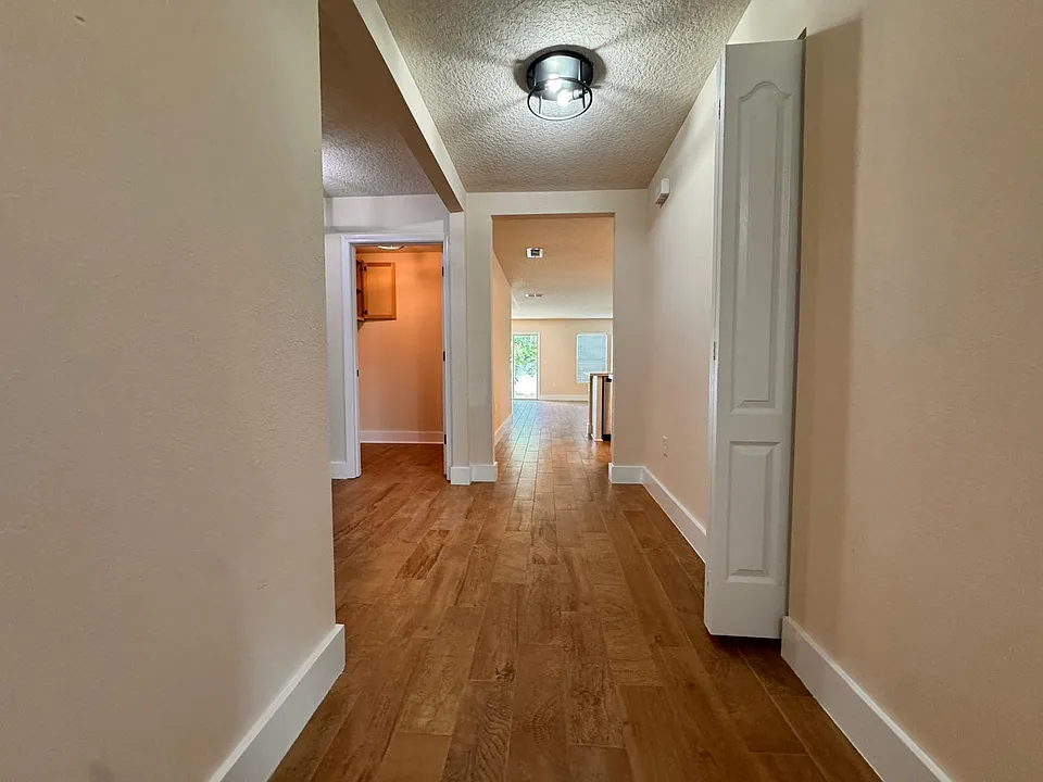 2488 Beachview Dr