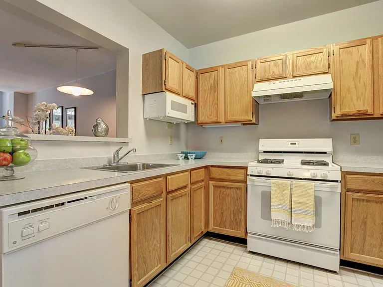 Strathmore Court at White Flint — Photo 5