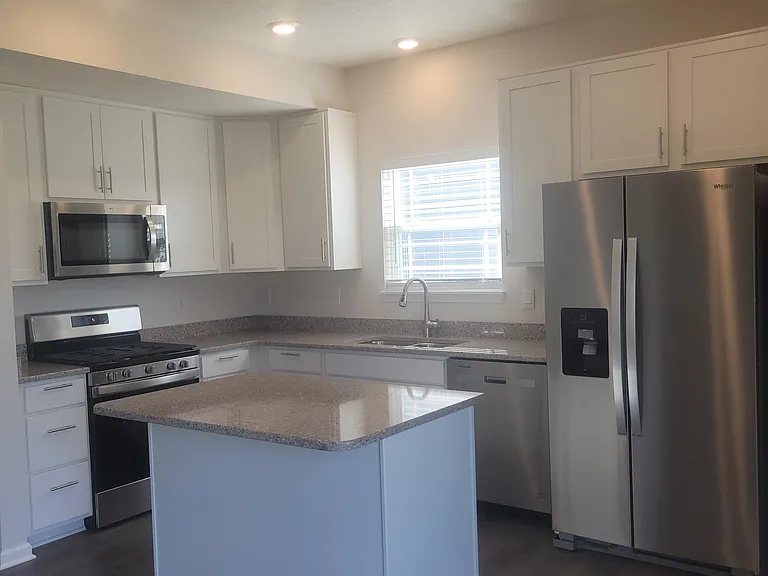 6724 Cardiff Dr — Photo 28