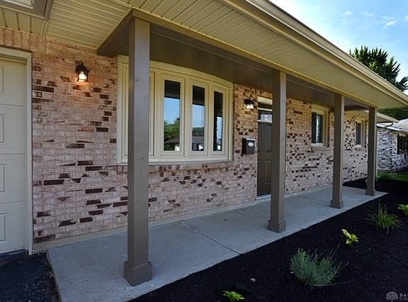 3rd image of 1727 Gayhart Dr