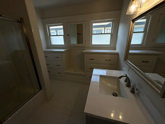 Hallway Bathroom. Recently Remodeled.