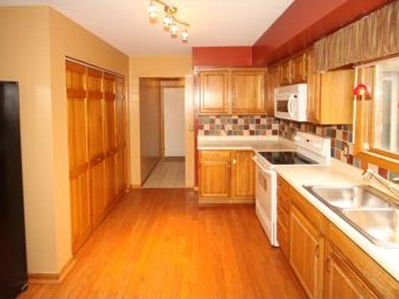 2nd image of 4821 Beaver Ct