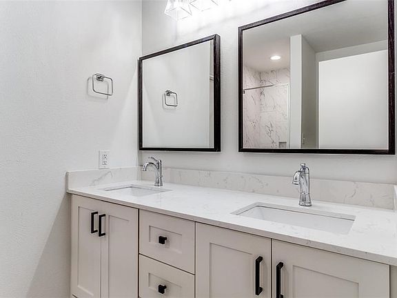 5th image of 9121 Leaside Dr