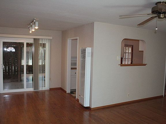 4th image of 920 Brookwood Ave